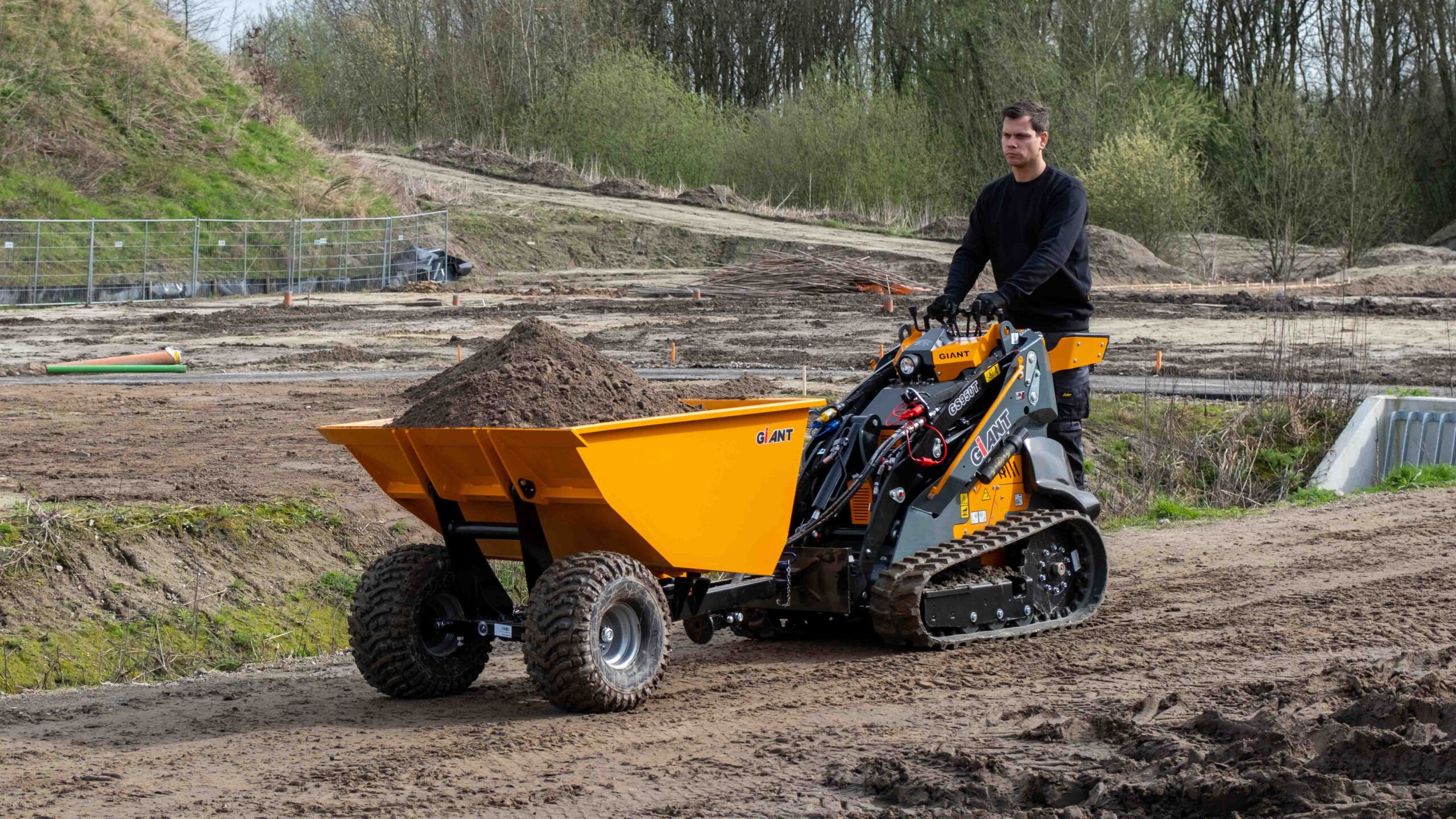 Giant Skid Steer Lader